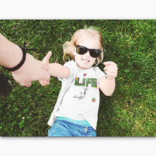 Charger l&#39;image dans la galerie, T-shirt Bio - Enfant/Adolescent - Life is Beautiful [variante]