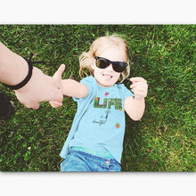 Charger l&#39;image dans la galerie, T-shirt Bio - Enfant/Adolescent - Life is Beautiful [variante]