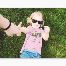 Charger l&#39;image dans la galerie, T-shirt Bio - Enfant/Adolescent - Life is Beautiful [variante]